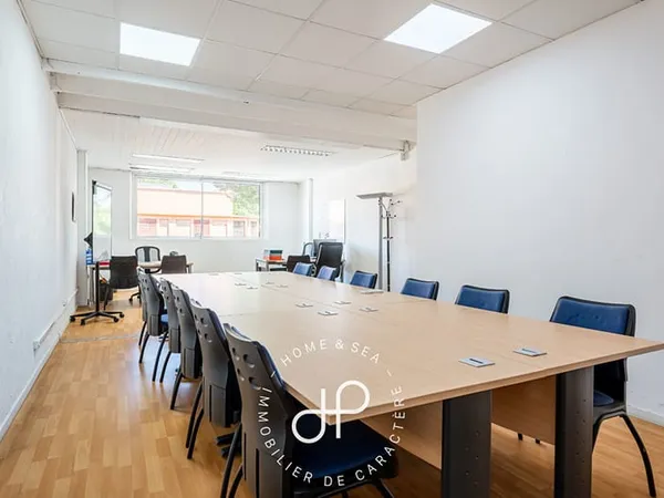 Bureaux & Entrepôt ? Marseille 13011 Boulevard Emmanuel Allard 400 m2