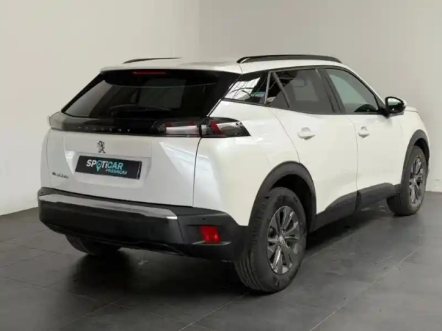 Peugeot 2008 e- 136ch style — photo 7