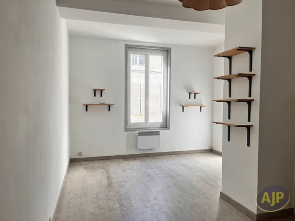 Appartement Saintes 1 pièce(s) 27.80 m2