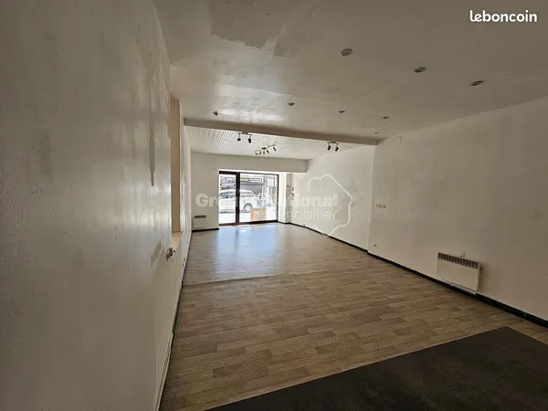 Local 51 m² BOURG SAINT ANDEOL