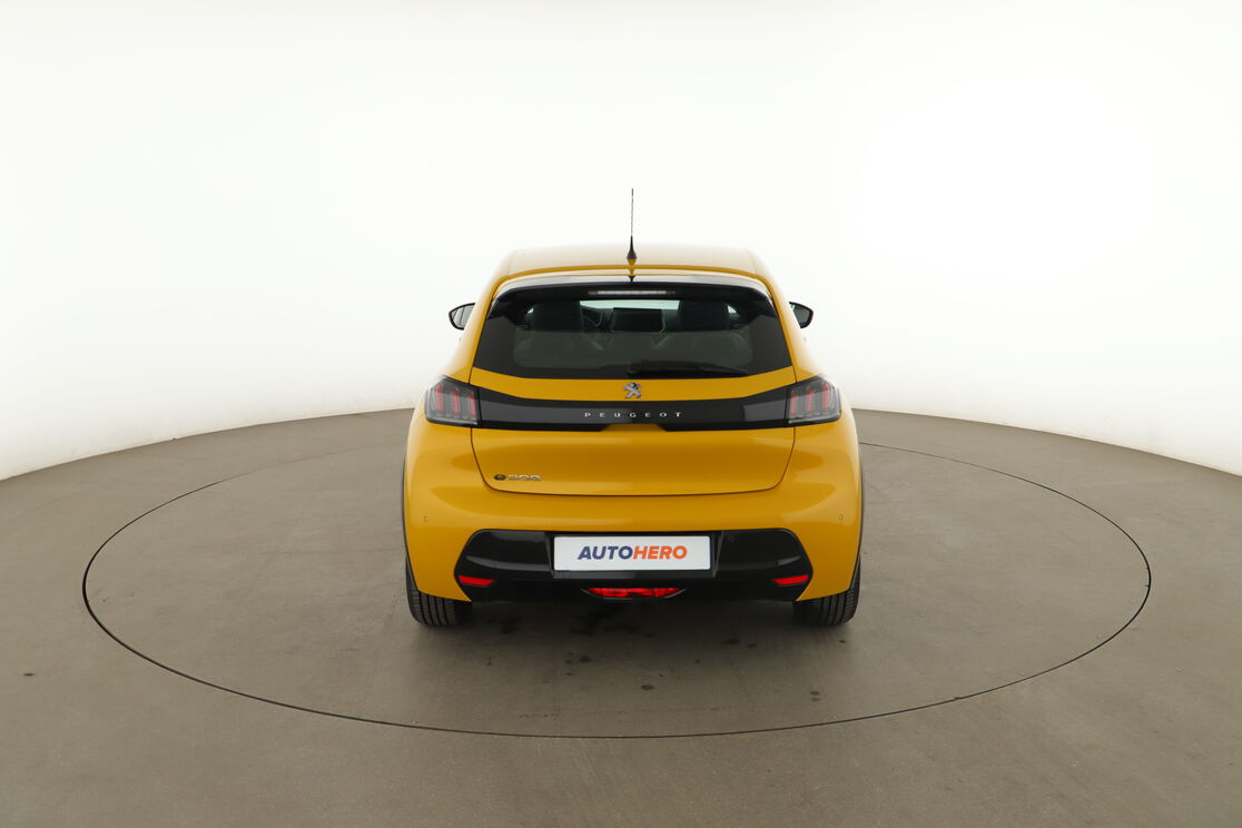 Peugeot 208 Electrique 50 kWh Allure — photo 4