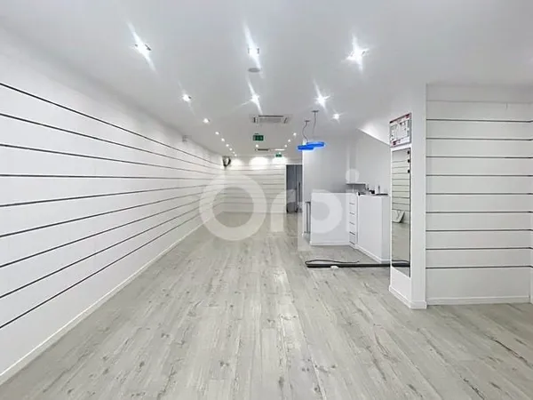 Local commercial 83 m²