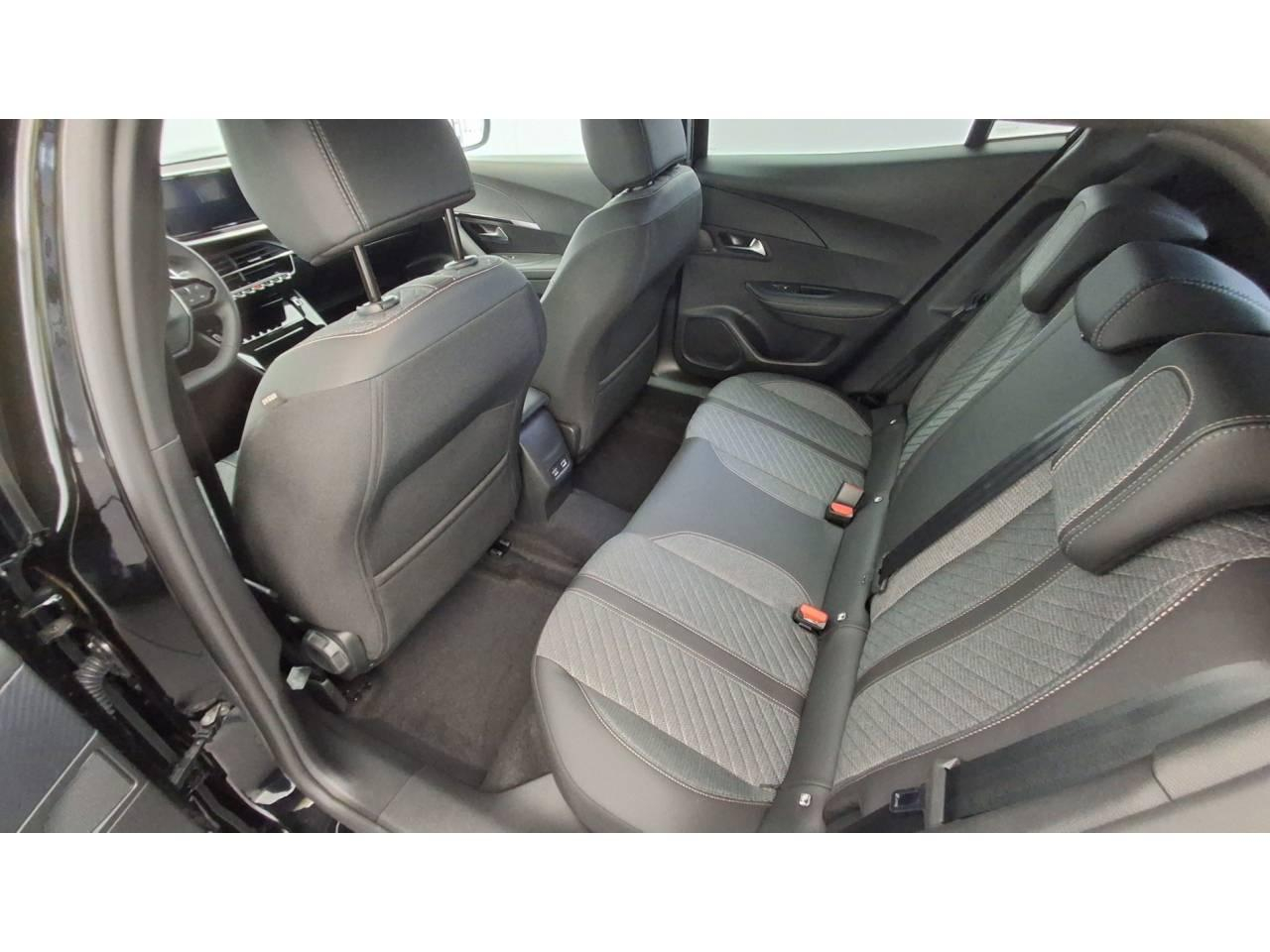 Peugeot 2008 hybrid 145 e-dcs6 allure — photo 15