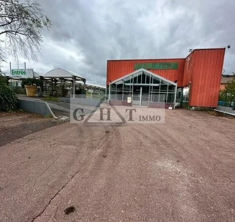 TERRAIN A VENDRE SANTENY 6000 M²