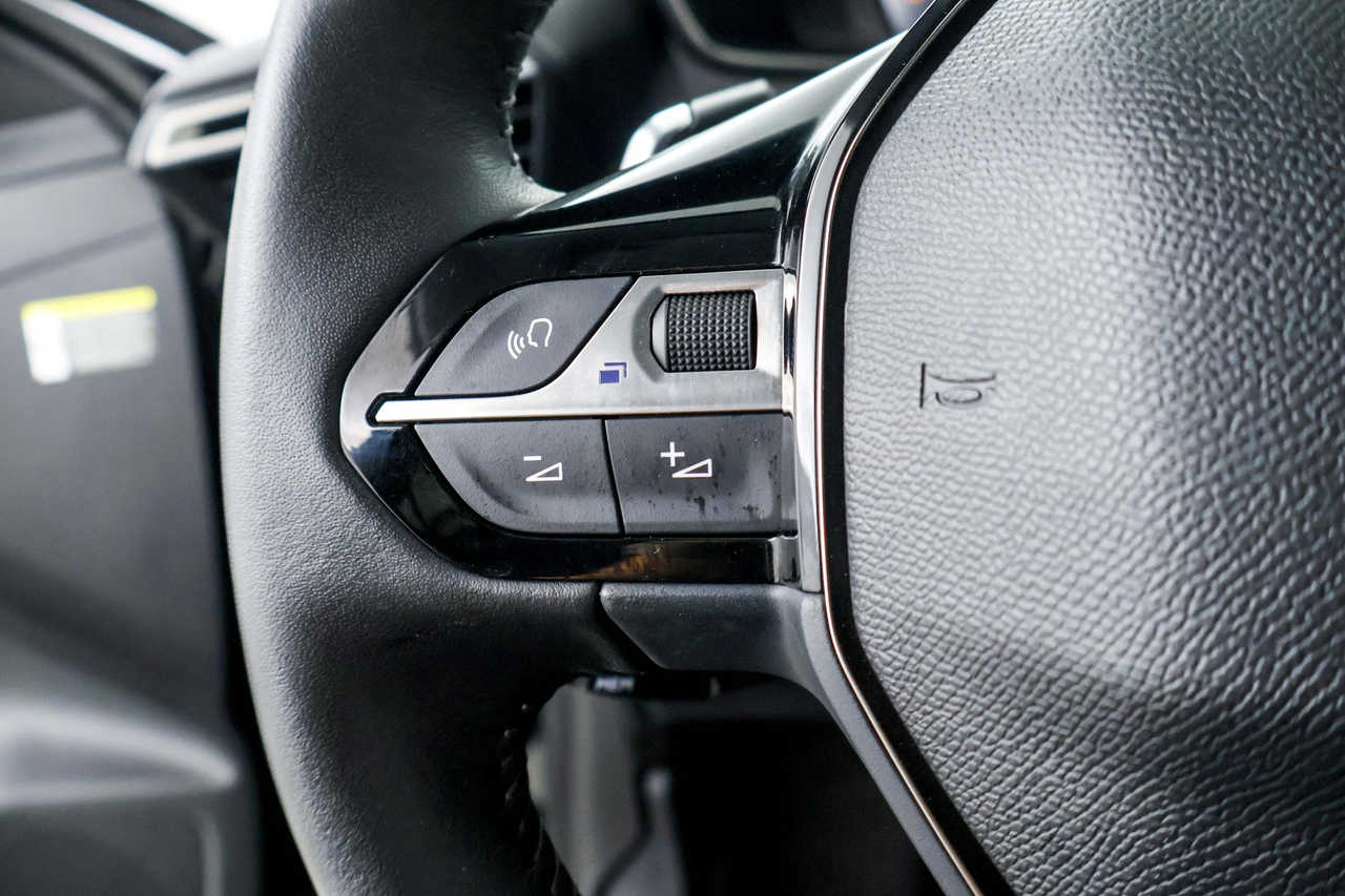 Peugeot 208 — photo 20