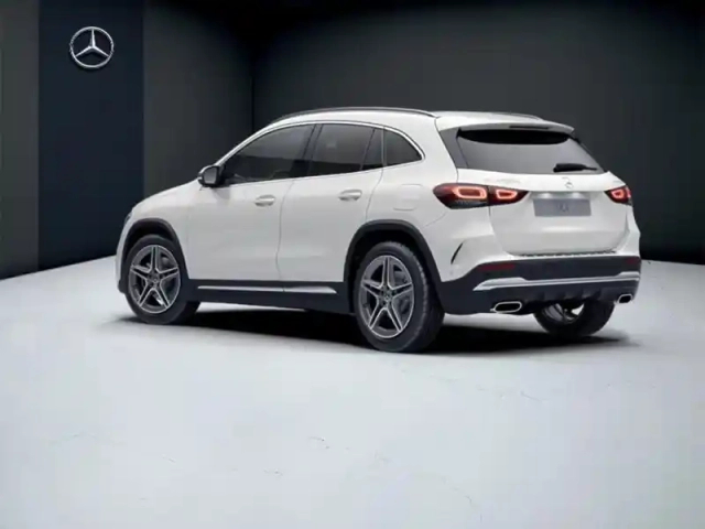 Mercedes Gla 220 d 4matic amg line — photo 3