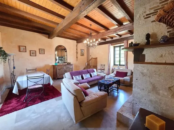 Très belle propriété à vendre dans le sud du Lot sur les hau