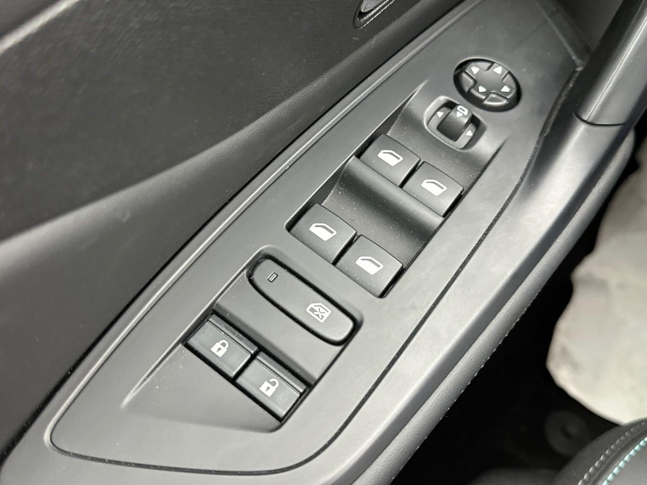 Peugeot 308 hybrid 145 e-dcs6 allure — photo 15