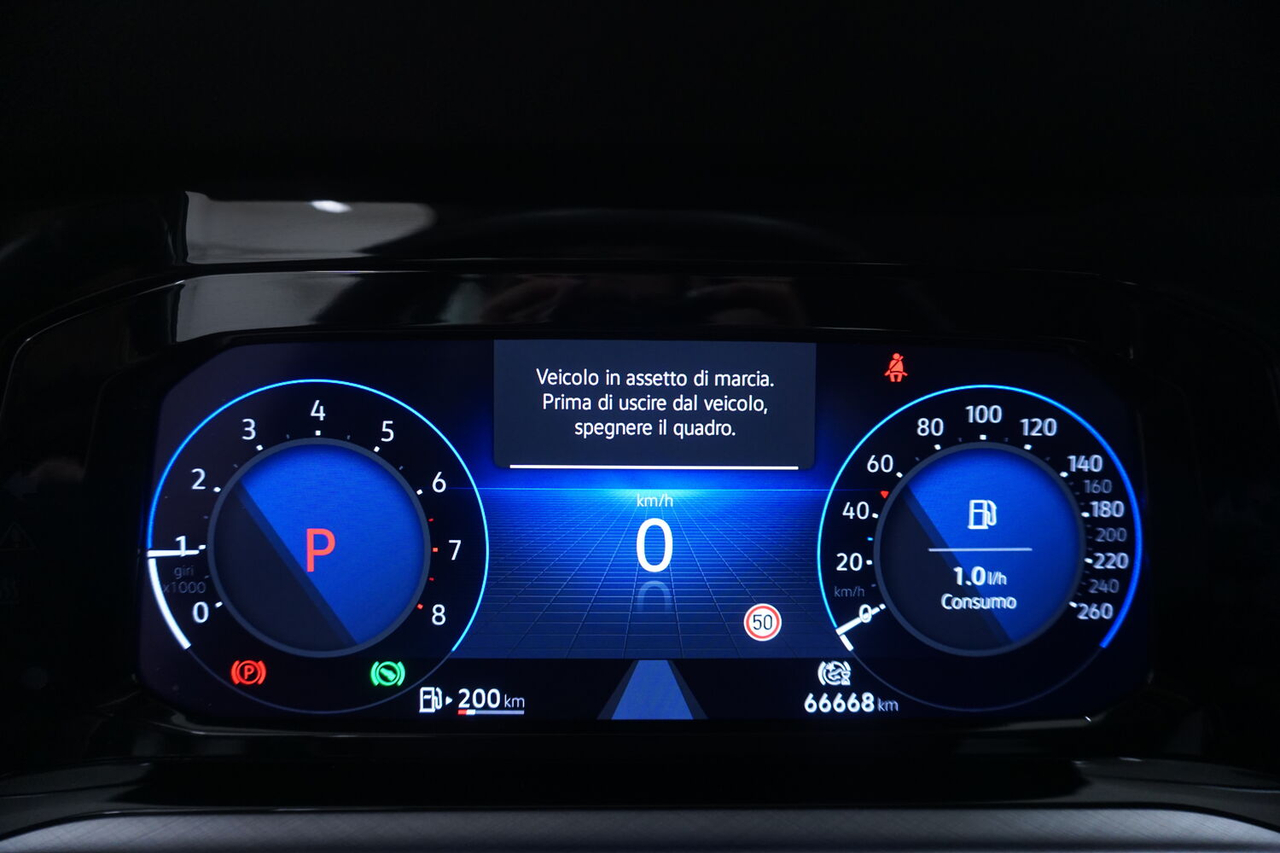 Volkswagen Golf 8 — photo 10