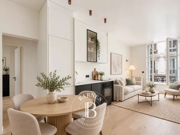 Paris 9ème - Buffault - 2 chambres - Ascenseur - Rénové - Clair - Plan Optimal