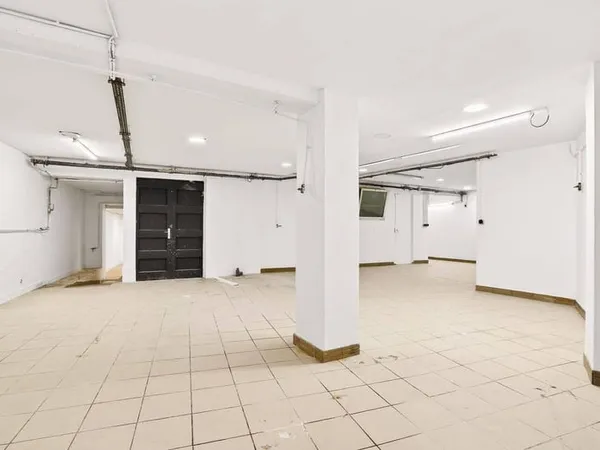 Local commercial 173 m²