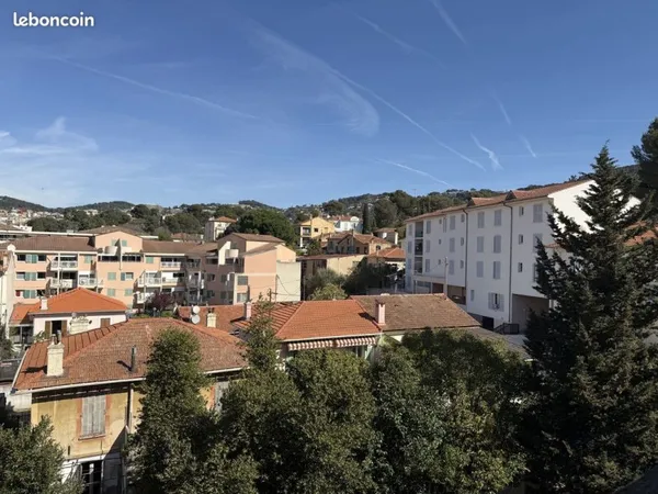 Studio 1 pièce 27 m²