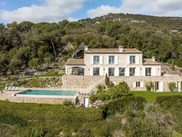 Tourrettes sur Loup - Bastide Provençale avec vue mer