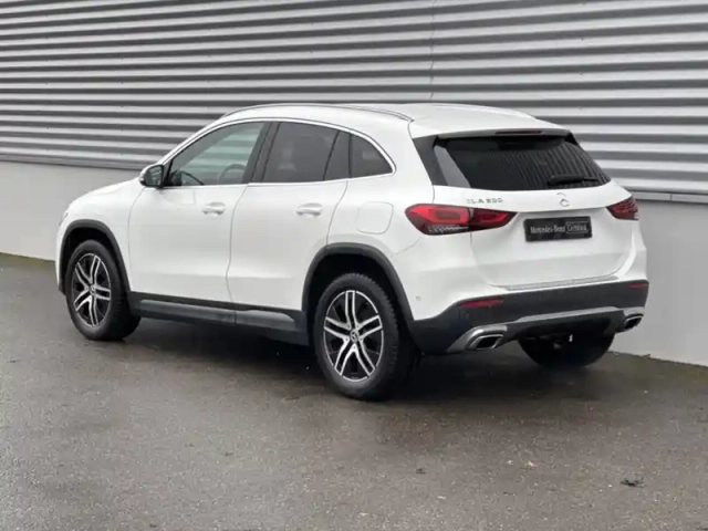 Mercedes Gla 200 progressive line — photo 3