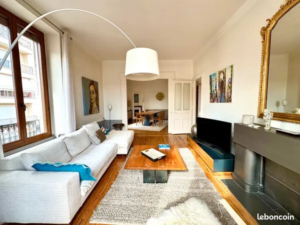 Appartement 5 pièces 118 m2, hyper-centre Annecy, immeuble 19ème