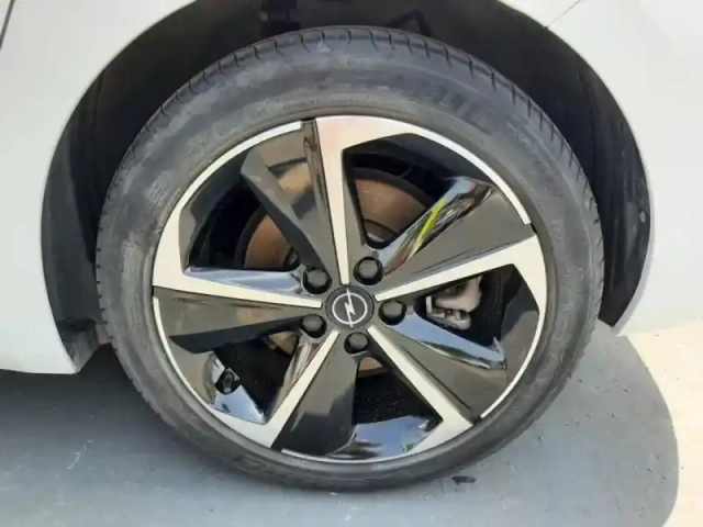 Opel Astra 1.6 turbo 180ch hybrid elegance business bva8 — photo 9