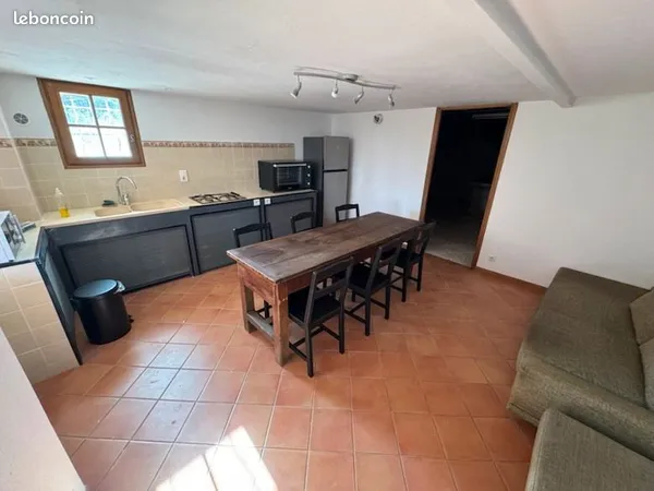 Appartement meublé 1 pièce + cuisine en rez de jardin