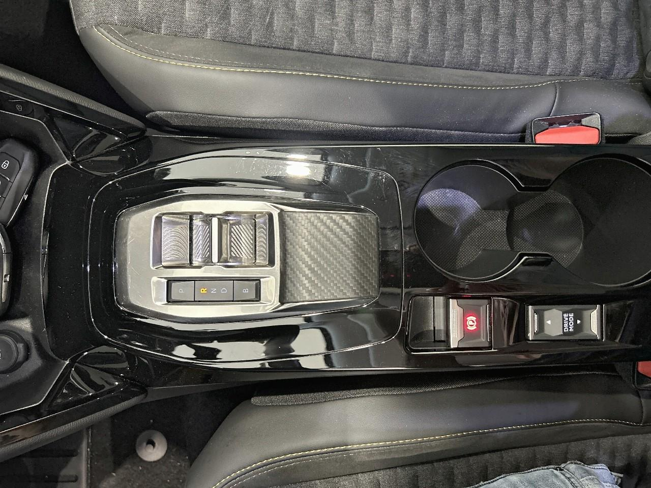 Peugeot 2008 e-2008 136ch roadtrip — photo 16