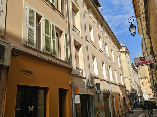 STUDIO 16 m2 meublé idéal investisseur centre Aix.