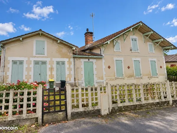 T3 à rénover - environ 65 m² - Coeur de ville de Belin-Béliet - 2 stationnements