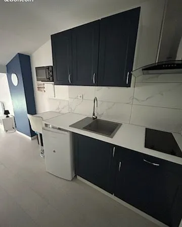Appartement 16m2 refait à neuf parking gratuit et facile dans quartier calme facile d accès