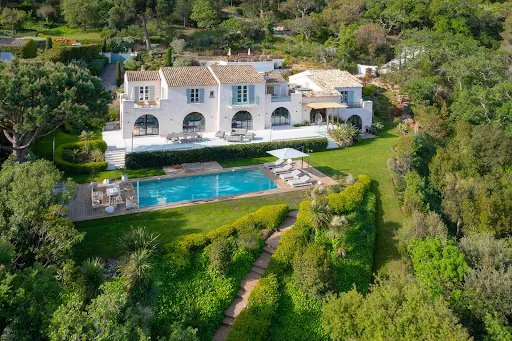 Villa 10 pièces 480 m²