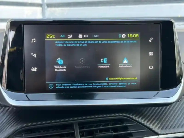 Peugeot 2008 e- 136ch active pack — photo 13