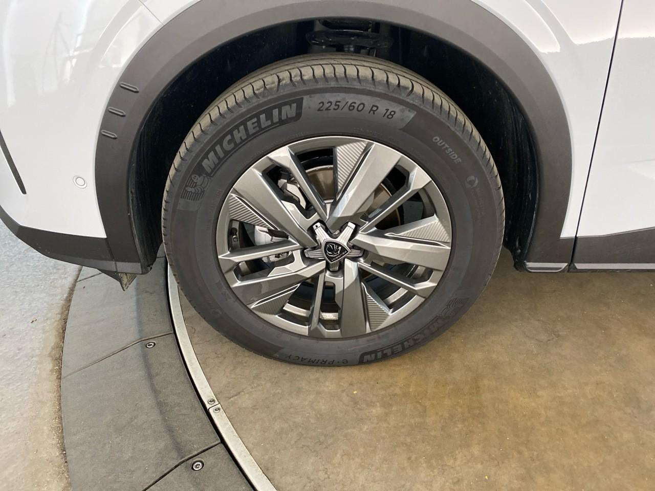 Peugeot 5008 hybrid 145 ch e-dcs6 allure — photo 11