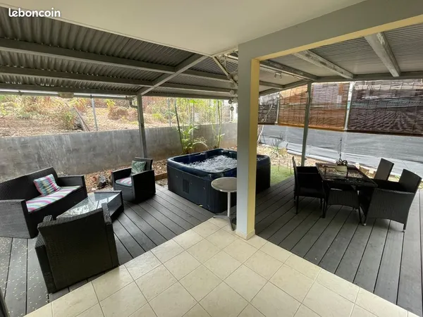 Loue appartement centre ville st leu-jardin+jacuzzi