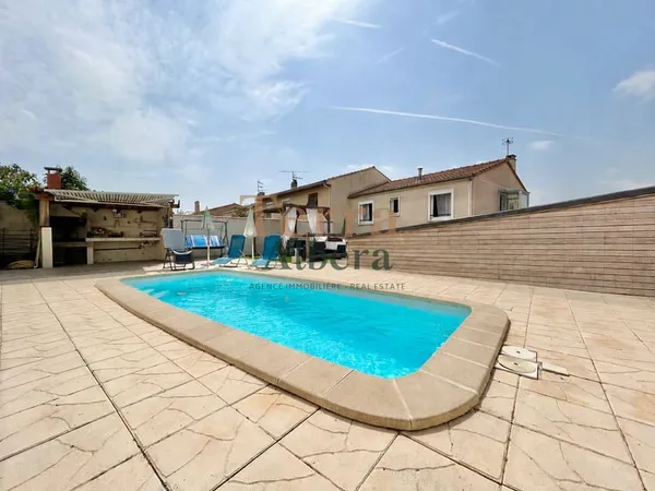 Saint-Estève Maison 3 faces avec PISCINE, deux logements i
