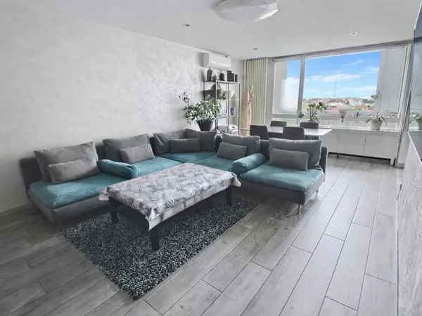 À vendre : Appartement 5 pièces, 103m2 à Saint Priest