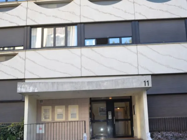 82 000 - Appart F5 de 85 m² - Grigny Gare