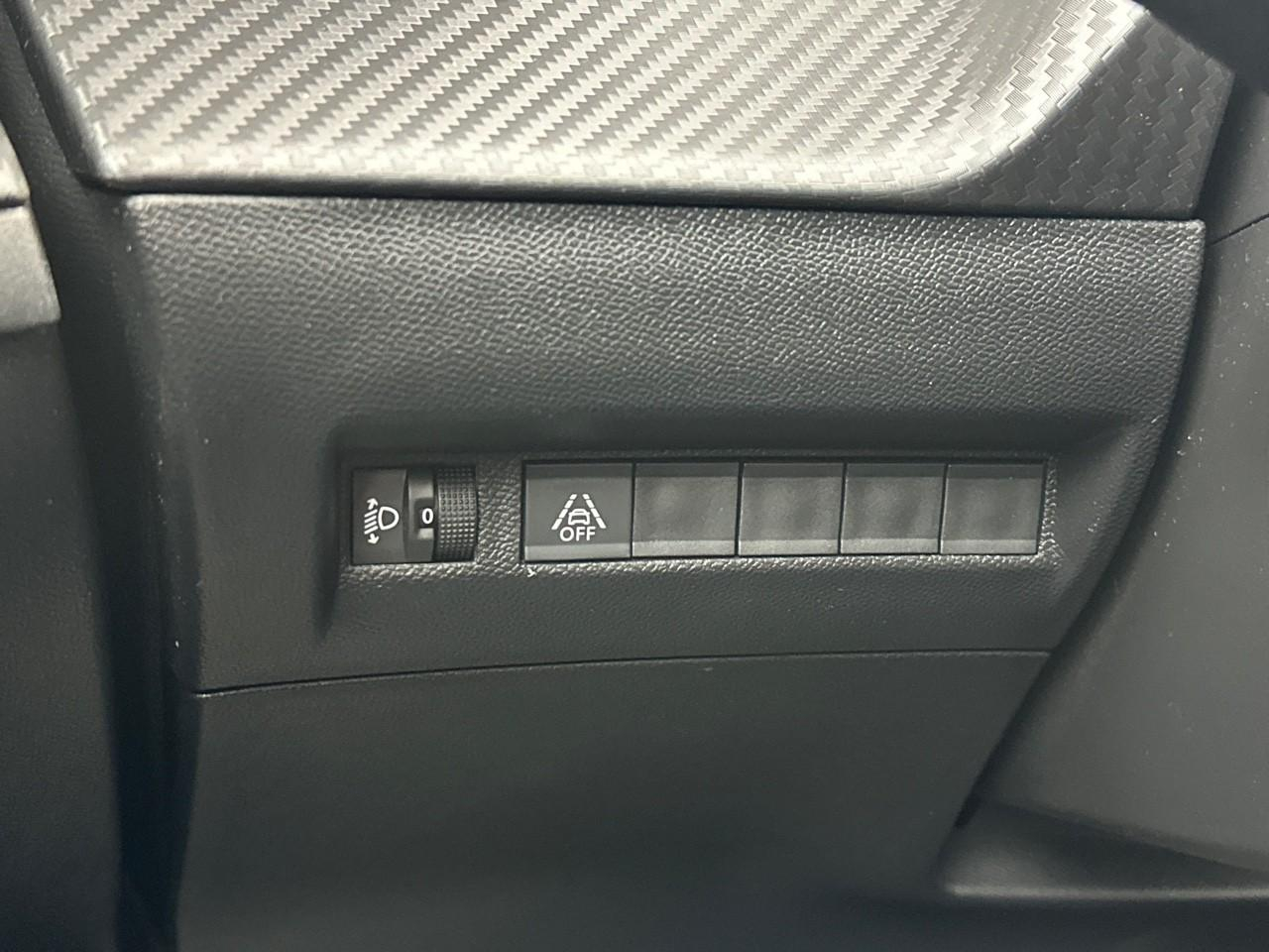 Peugeot 208 puretech 75 s&s bvm5 like — photo 16