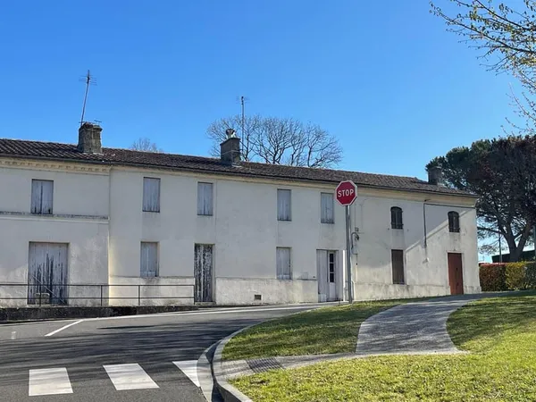 LE FIEU (33) IMMEUBLE EN PIERRE À RÉNOVER ENV. 350 M2