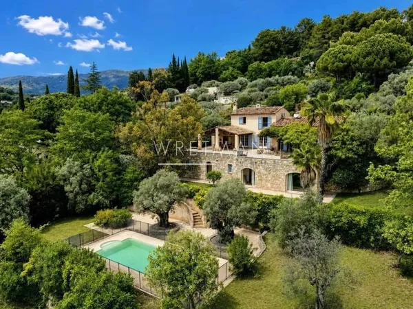 Belle villa avec vue panoramique et piscine - Fayence