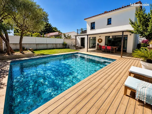 Villa récente avec piscine - 138 m² 📉
