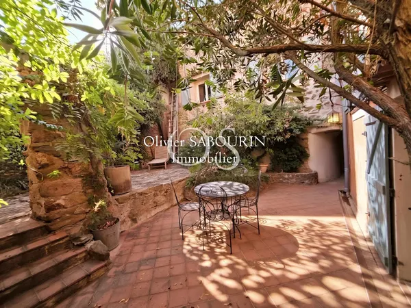 Exceptionnel au cœur du village de Roquebrune-sur-Argens !