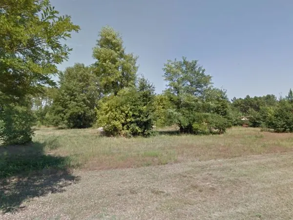 Terrain à bâtir de 559 m² à LALUQUE (40)
