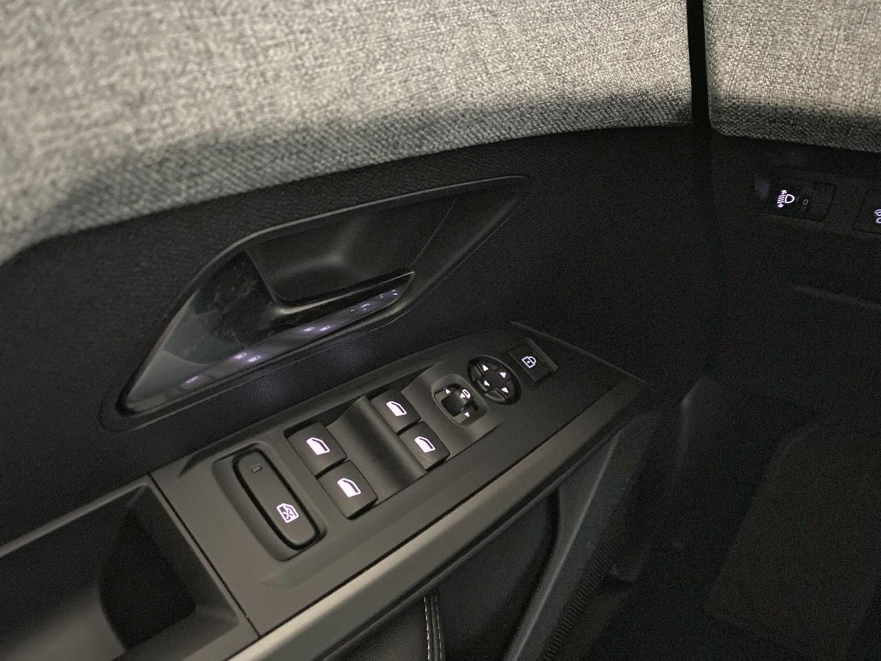 Peugeot 3008 1.2 hybrid 145ch allure e-dcs6 — photo 19