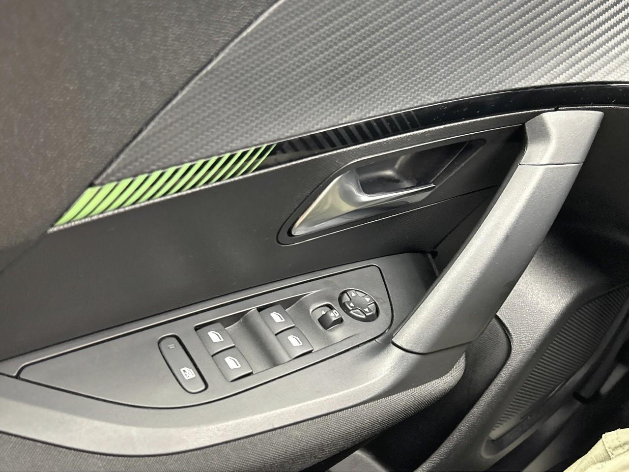 Peugeot 2008 hybrid 136 e-dcs6 active — photo 30