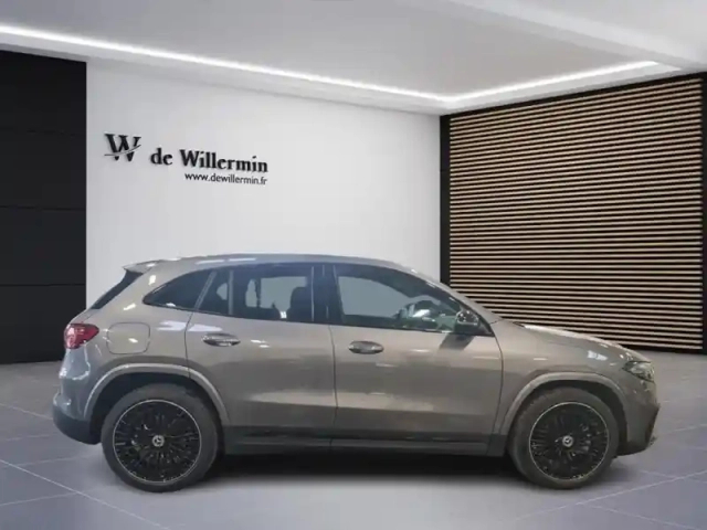 Mercedes Eqa 250+ amg line — photo 4
