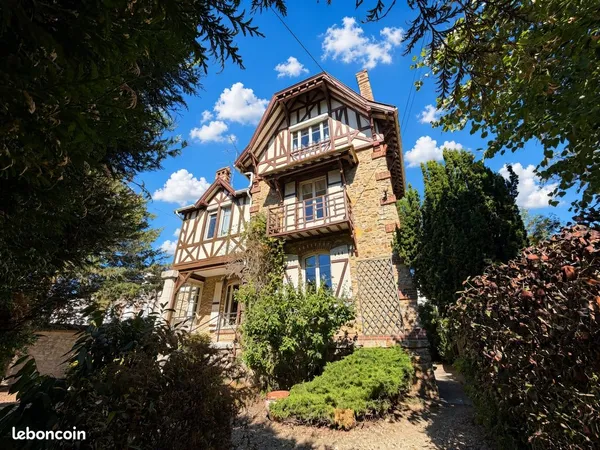 Vente | Maison | 9p | 6ch | 239 m² | Melun | Expo Nord-Ouest/Sud-Est | Balcon · Jardin