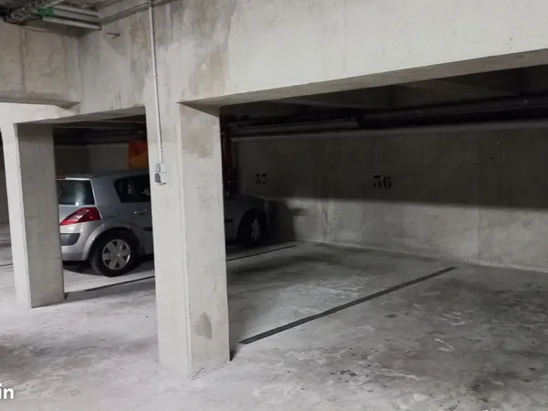 Vends emplacement parking centre Nantes