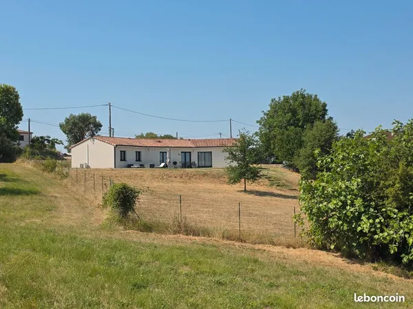 Maison de plain-pied 120m²H sur 2500m terrain