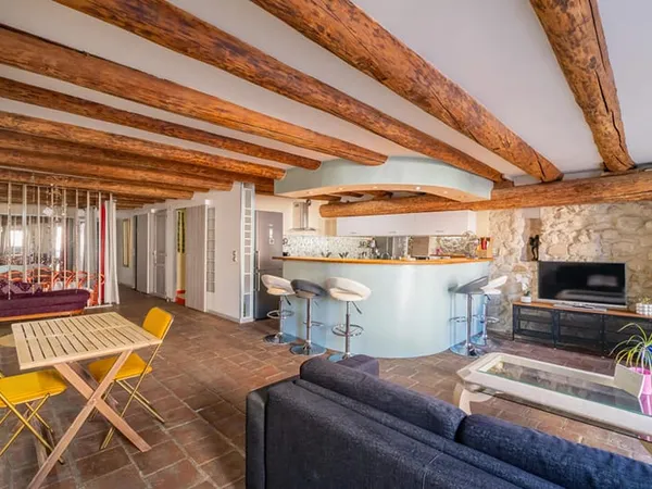Loft de caractère avec vue sur l'abbaye Saint-Victor