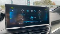 Peugeot 3008 HYBRID 225ch Allure Pack e-EAT8 — photo 18