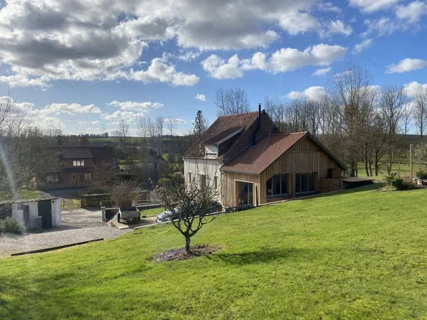 Loue maison familiale en campagne paisible