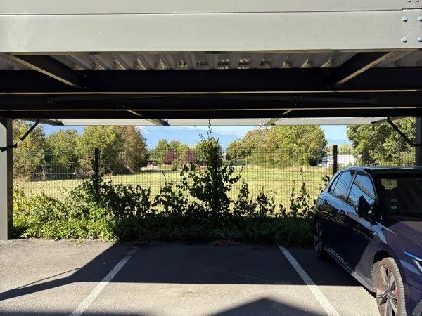 Stationnement Couvert / Place de parking abriter