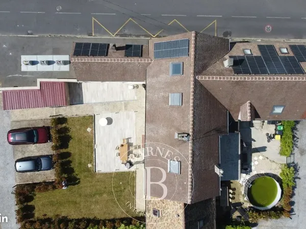 Maison 9 pièces 370 m²