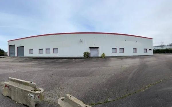 Local d'activité 1100 m²